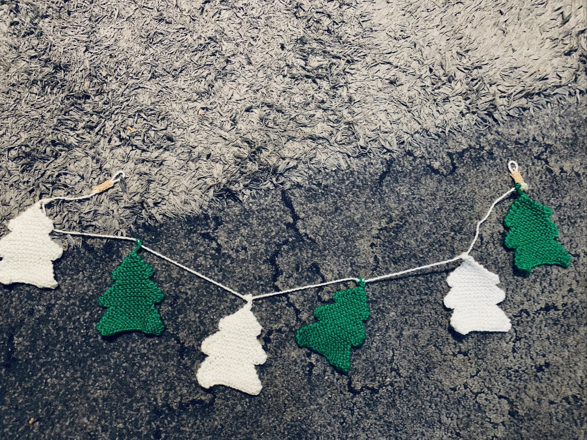 GemzCrafts's tweet photo. 🎄 NEW PRODUCT 🎄

A Christmas tree Garland has launched on the site 😍 grab YOURS today! 

#SmallBusiness #SmallBiz 

👇🏼
https://t.co/sCwh28xWH5 https://t.co/erxdjbByjA