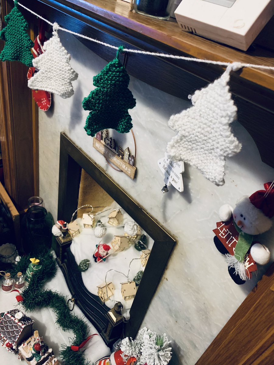 GemzCrafts's tweet photo. 🎄 NEW PRODUCT 🎄

A Christmas tree Garland has launched on the site 😍 grab YOURS today! 

#SmallBusiness #SmallBiz 

👇🏼
https://t.co/sCwh28xWH5 https://t.co/erxdjbByjA