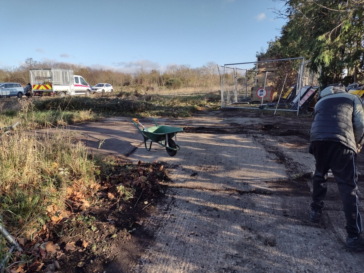YouthOffending's tweet photo. Really we should have took some before and after pictures. 
But this section was completely over run with weeds. 
The young people on our garden project worked incredibly well clearing this. 😁 https://t.co/gYpUFm11v8