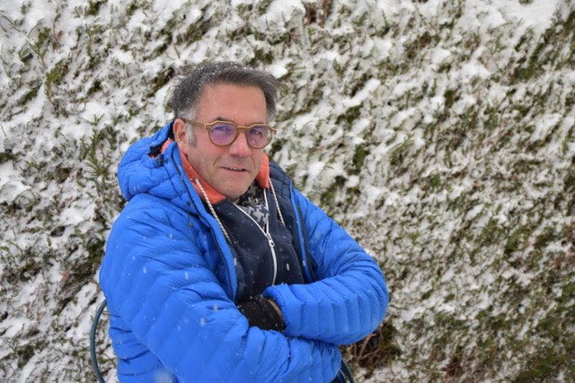 AuDiableVauvert's tweet photo. C’est avec une immense tristesse que nous vous annonçons le décès de Jean-Paul Didierlaurent emporté par un cancer à 59 ans ce dimanche 5 décembre.Toutes nos pensées accompagnent aujourd’hui son épouse et compagne de toujours, Sabine, ses enfants et petits-enfants et ses amis. https://t.co/VkMdIBzvFK