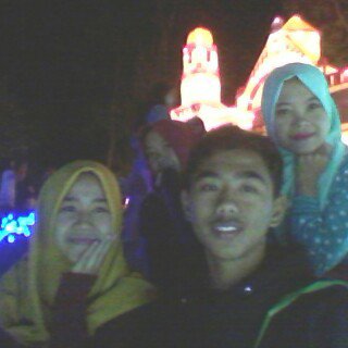 Rhmtkurniant12's tweet photo. 2017🤣 @nurulnurr23  @dwinurwd_ https://t.co/5m3VJWBjhw