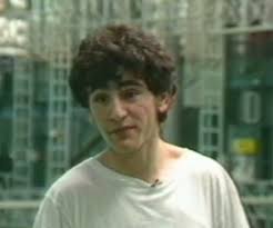 vintagearabe's tweet photo. Pas d'hommage pour Malik Oussekine sans hommage pour Abdel Benyahia, mort lui aussi le 6 décembre 1986, tué par un policier en civil aux Quatre chemins à  Pantin. Il avait 19 ans. 
Le 10 décembre, les manifestants scandaient en choeur : "Abdel, Malik, plus jamais ça!" https://t.co/yuNwiukEQI