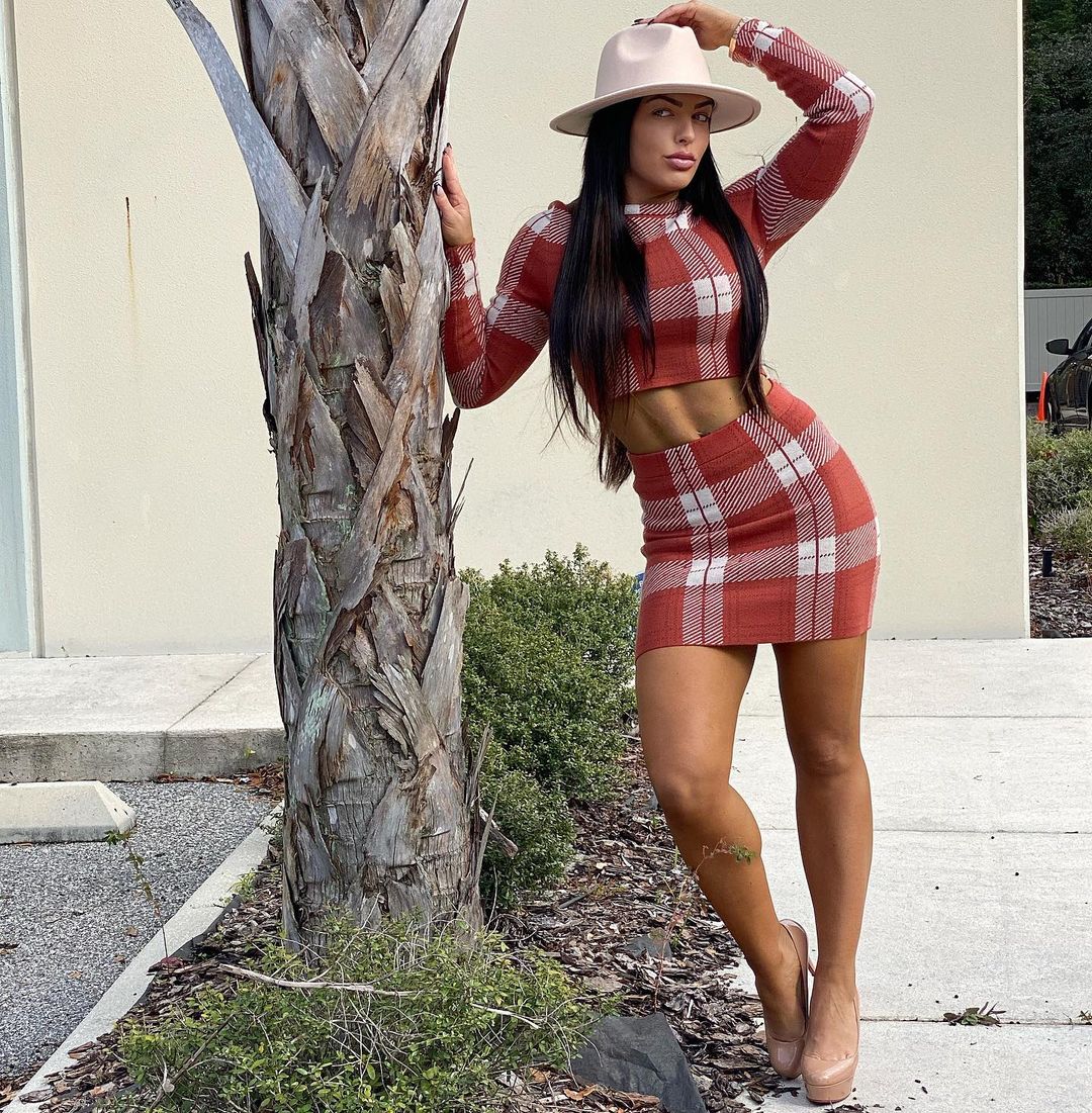 ᅠ
ᅠ Seen outside a college in Orlando, doing things. 
ᅠ