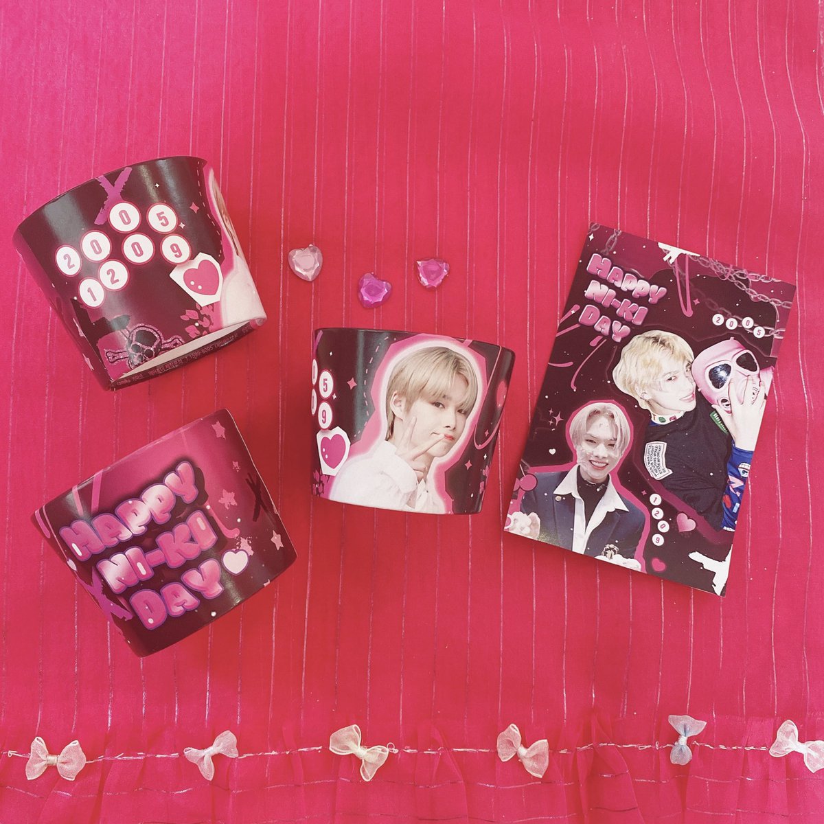 yolumlovesyou's tweet photo. #ENHYPEN
#ニキ　さん
お誕生日💗💗💗

12/7.8.9.10

💗カップホルダー
💗特典ミニポスター1枚 2種より
💗先着特典ポストカード各日100名様
💗クッキー

@hiver_MD_ 様

#NI_KI #ENHYPEN_NIKI #NI_KI_BDAY
#엔하이픈 #니키 https://t.co/APa97UQqIQ