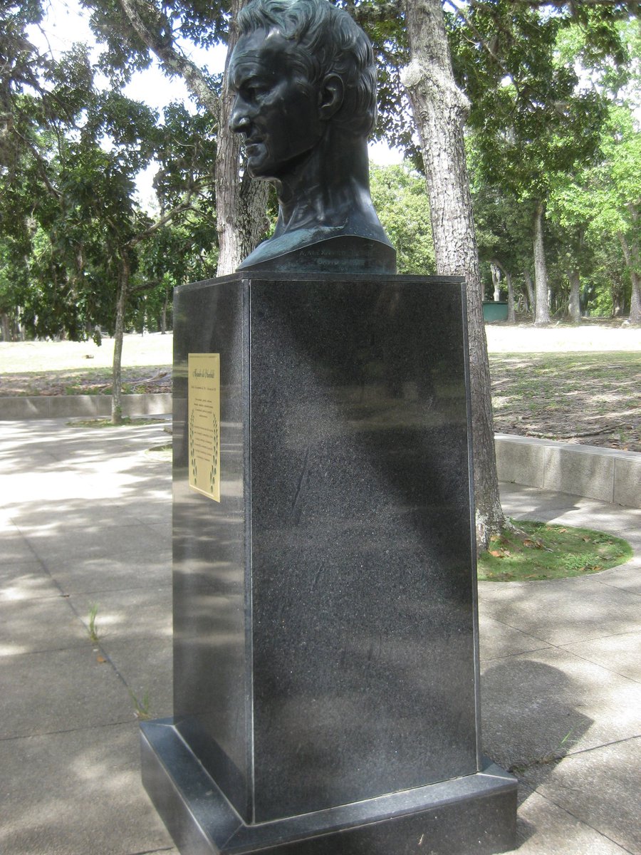 Edcruzideas's tweet photo. Es una agradable sorpresa encontrar en el Parque del Este Generalísimo Francisco de Miranda esta obra de arte. Es el busto de Alexandre von Humboldt, 1843, del famoso artista del romanticismo francés David D' Angers, Prix de Roma, 1811 #DaviddAngers #esculturaomanticista https://t.co/RoHEqjWvua