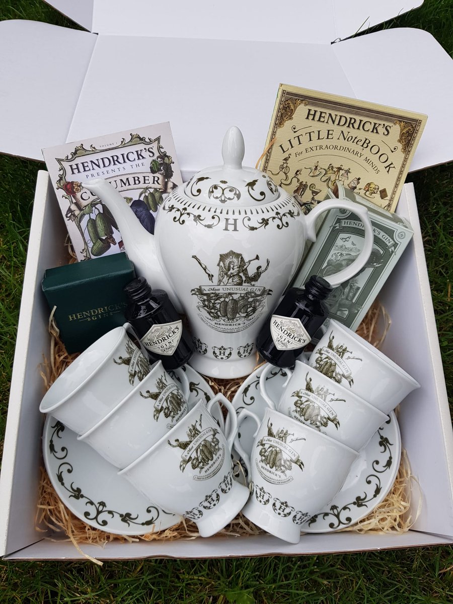 martinsfairview's tweet photo. GIVEAWAY ⬇️⬇️⬇️
We are giving away this fantastic hamper to one lucky person!
All you have to do is like &amp; retweet this post, tag 3 friends &amp; follow @the_botanical_bartender on instagram &amp;/or facebook. Winner announced Friday!
Best of luck.
#twittercomp #hampergiveaway #ginhamper https://t.co/aq1nfWCPT9