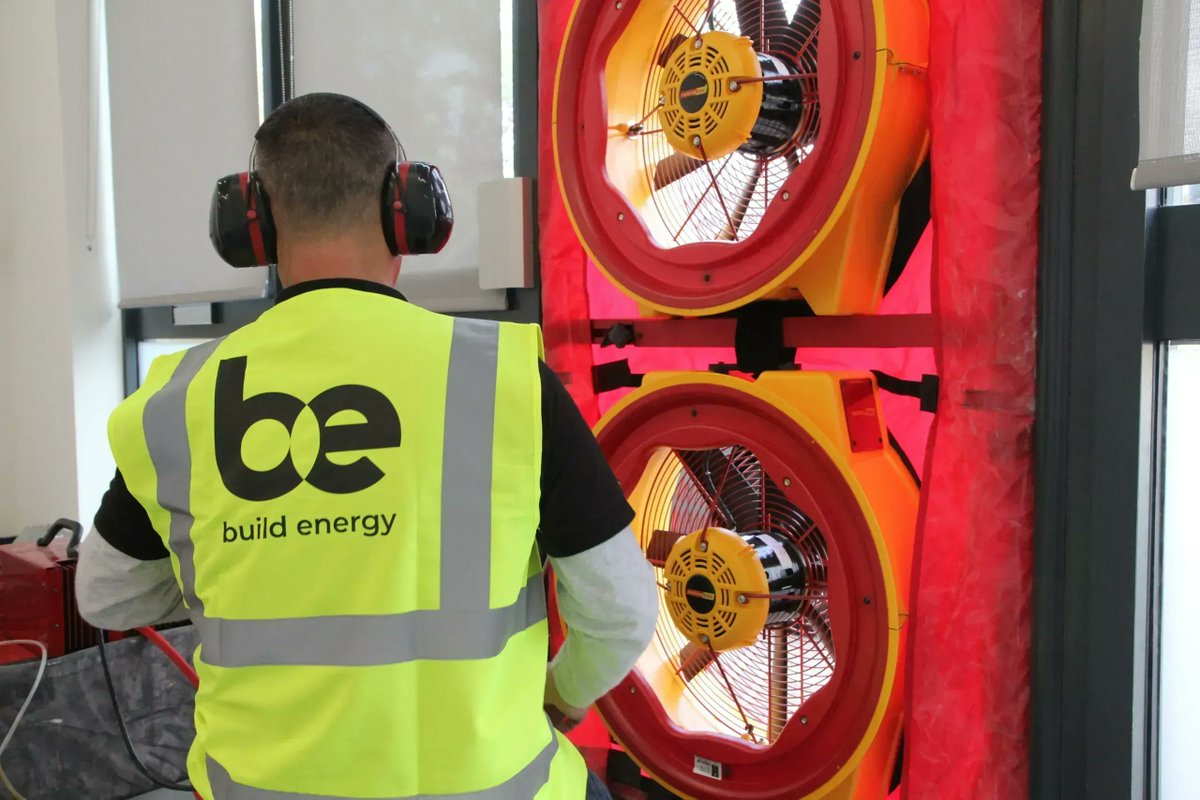 What’s it like working in the world of airtightness? Our man Lee talks particle accelerators and pet parrots. 

buff.ly/3koBOaq
#airtesting #betterbuildings #construction