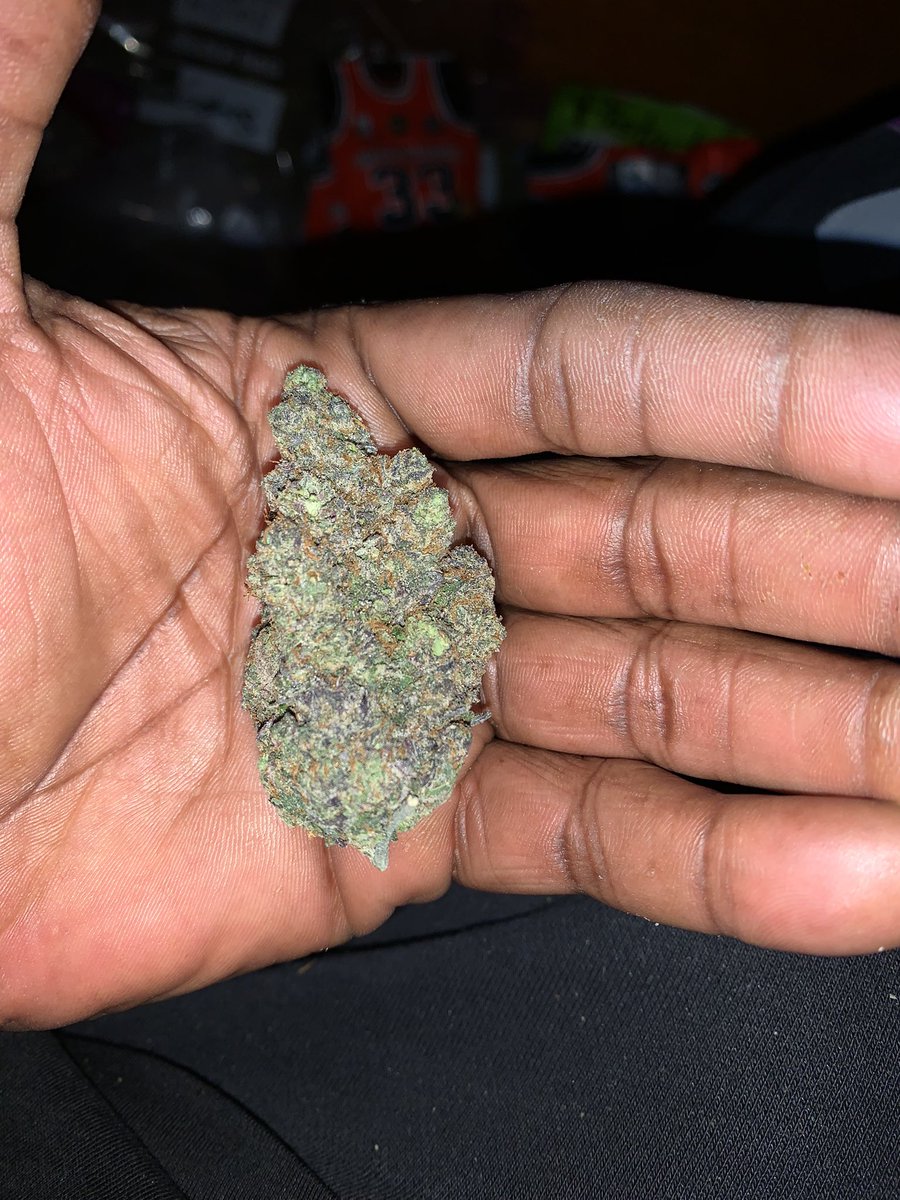 p_intergalactic's tweet photo. Smoking gas and browsing @CoinMarketCap #crypto https://t.co/27nxkZz2nS