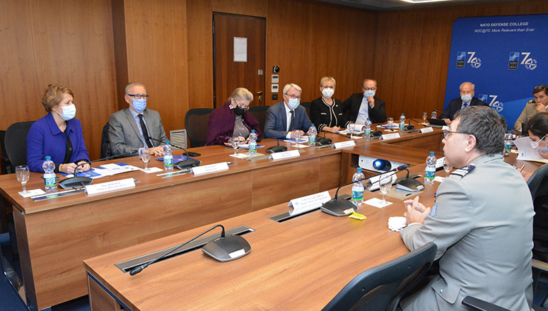 ▶️The NDC had the pleasure of welcoming a delegation from the Committee on Foreign Affairs, Defense and Armed Forces of the 🇫🇷French Senate @Senat

🔗ndc.nato.int/news/news.php?…

#Engagement #Education #Research #NDC70th #WeAreNATO