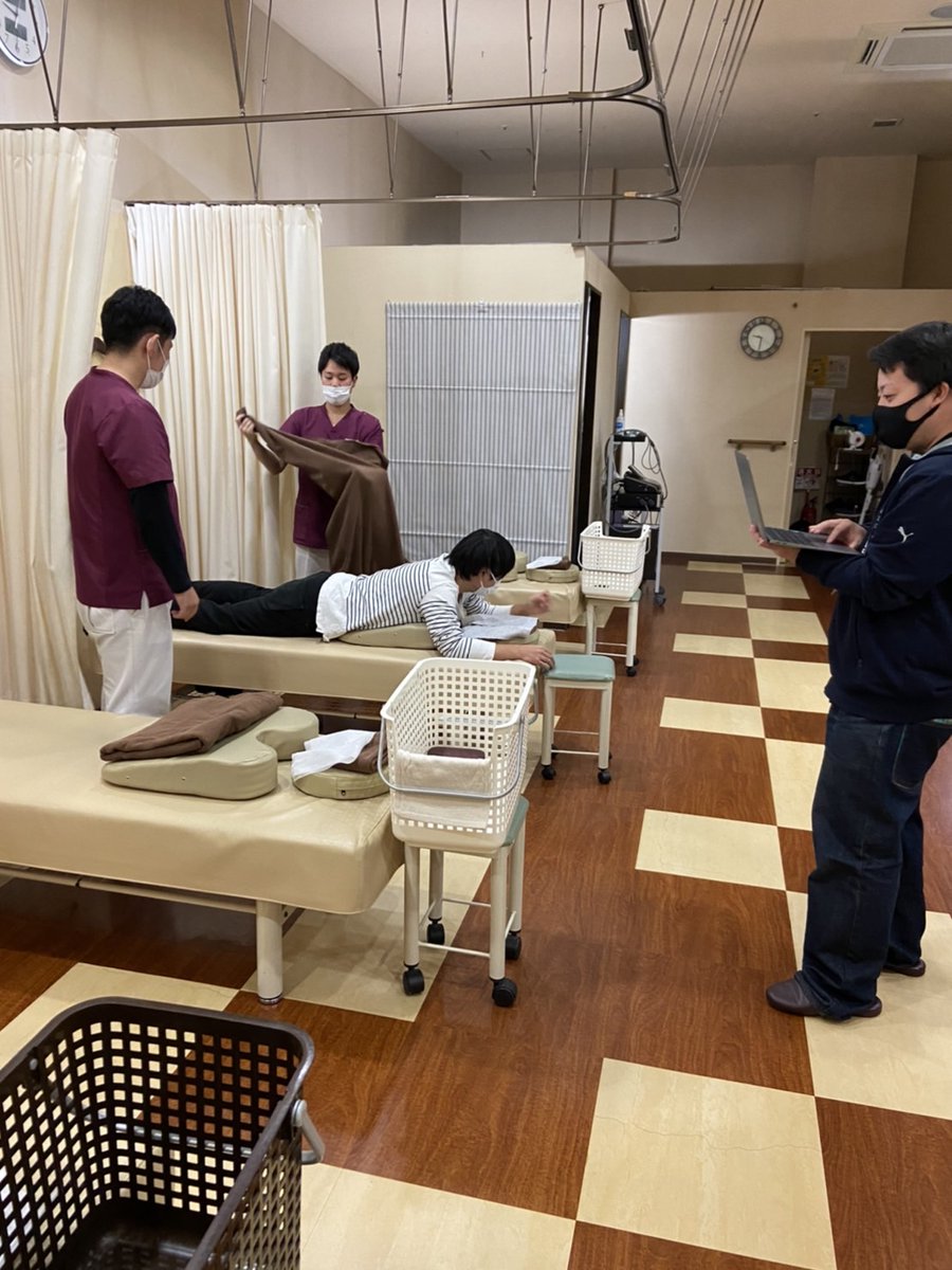 genkido_ebeans's tweet photo. げんき堂鍼灸整骨院
Genki Plus 骨盤ラボ
仙台駅前イービーンズ店です♪
今日は富谷院に集まり、合同勉強会を行いました。

気温も下がって怪我も多くなる季節ですので痛みがある方は是非ご来院下さい！ https://t.co/y8hqasFDRa