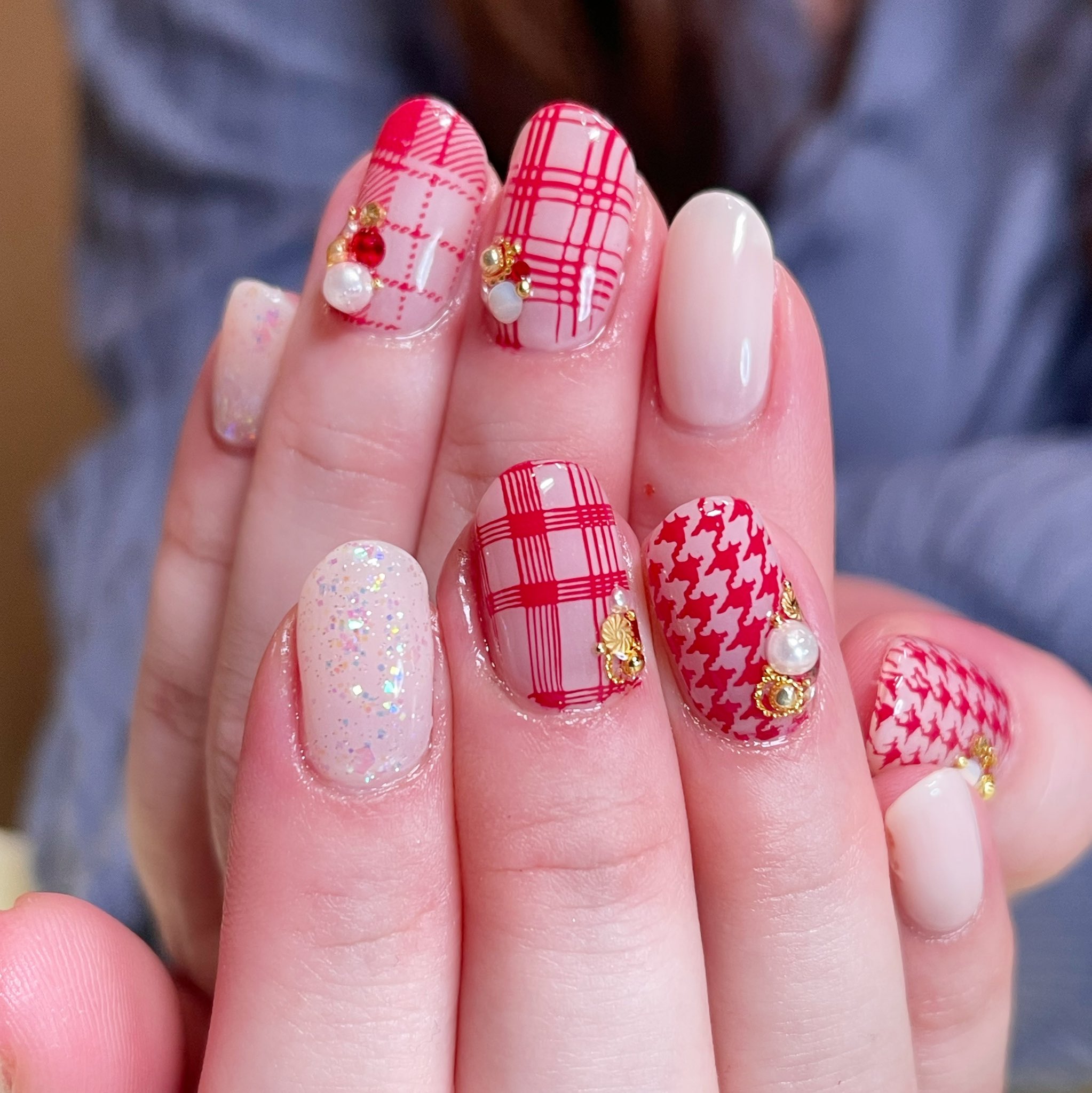 ﾈｲﾙｻﾛﾝｱｳﾛﾗのﾁﾛﾙ 可愛いチェック柄ネイル シールではなく スタンプ技法で作ったチェック柄です チェック柄ネイル 千鳥柄ネイル スタンプネイル ジェルネイル ネイルサロン ネイルアート T Co 9wbhcwlacc Twitter
