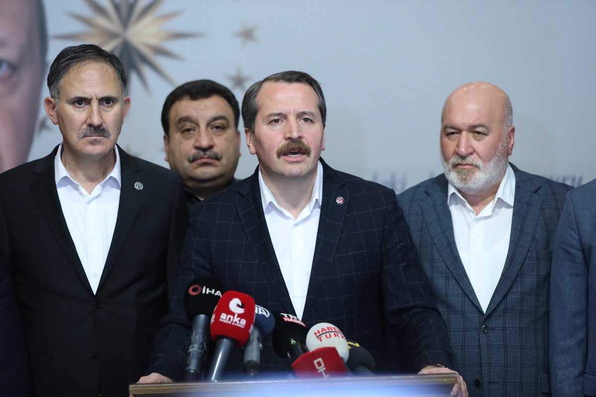 🔴Ekonomik hareketliliğin 6.Dönem Toplu Sözleşmemizi gölgelememesi,sosyal koruma anlayışı ile kapsayıcı bir ek protokol ile kamu görevlilerinin alım gücündeki düşmeyi telafi etme amaçlı,Ocak ayı maaşlarına yetişecek şekilde düzenleme için yeniden bir araya gelme kararı aldık.