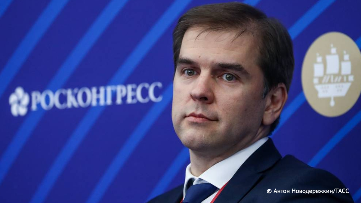 Начальник управления президента рф по общественным проектам сергей геннадьевич новиков