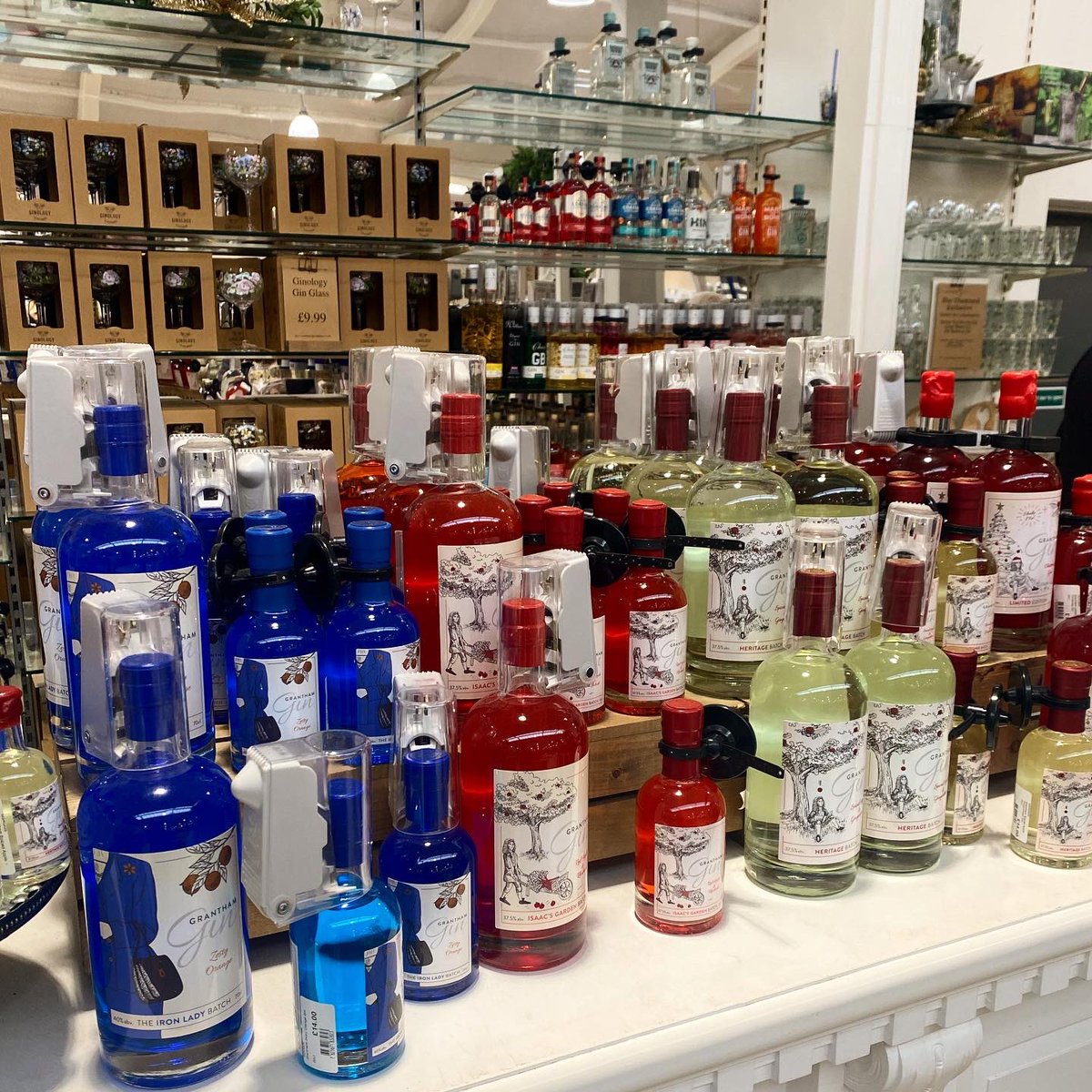 The Grantham Gin range looking lovely over at East Bridgford Garden Centre!🌟 

Find your nearest stockist over at granthamgin.co.uk ☺️

#gin #ginandtonic #LINCOLNSHIRE #SmallBusiness #localbusiness #Christmas #gifts #giftideas #ChristmasGiftIdeas #alcohol #isaacnewton