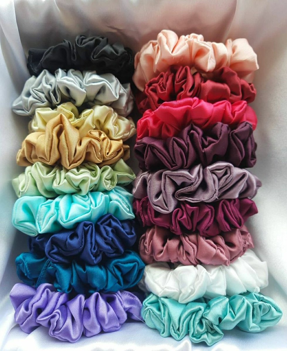 amaira_allure's tweet photo. #Giveaway #GiveawayAlert
Want to win most beloved @amaira_allure scrunchie set ?
.
To participate:
🌸Follow @amaira_allure
🌸Retweet this tweet
🌸Reply this tweet using #amairaallure and tag 3 friends to participate
🌸 Brownie point follow us on https://t.co/DUNtM57TBd https://t.co/1GNOtUKqgo