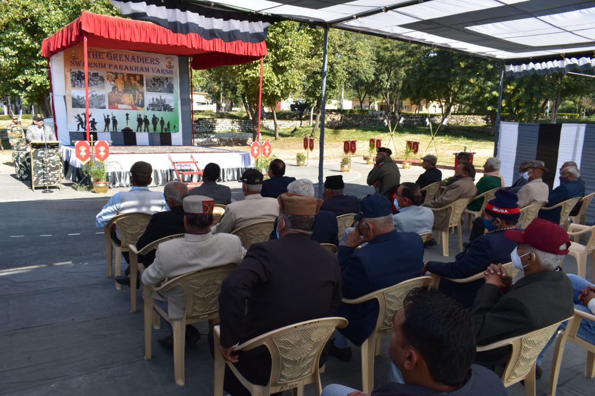 prodefencejammu's tweet photo. IndianArmy #GrenadiersRegt #FightingFourth commemorate "Swarnim Parakram Varsh" &amp; felicitated #1971War Veterans &amp; NOKs of bravehearts with medals &amp; certificates in #Jammu.

@AjaybhattBJP4UK
@OfficeOfLGJandK
@drajaykumar_ias
@KSBSectt @PIB_India https://t.co/Pigrb7b9T9