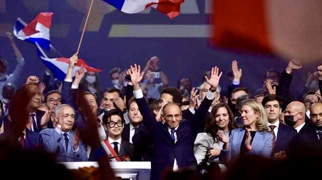 OuchikhKarim's tweet photo. Des forces nouvelles se lèvent dans notre pays pour restaurer la grandeur de la France et garantir la prospérité de notre peuple.

Ce vent d’espérance est porté par Éric #Zemmour, avec une puissance inouïe. 

#Zemmour2022 🇫🇷 https://t.co/UuoR7G3PbA