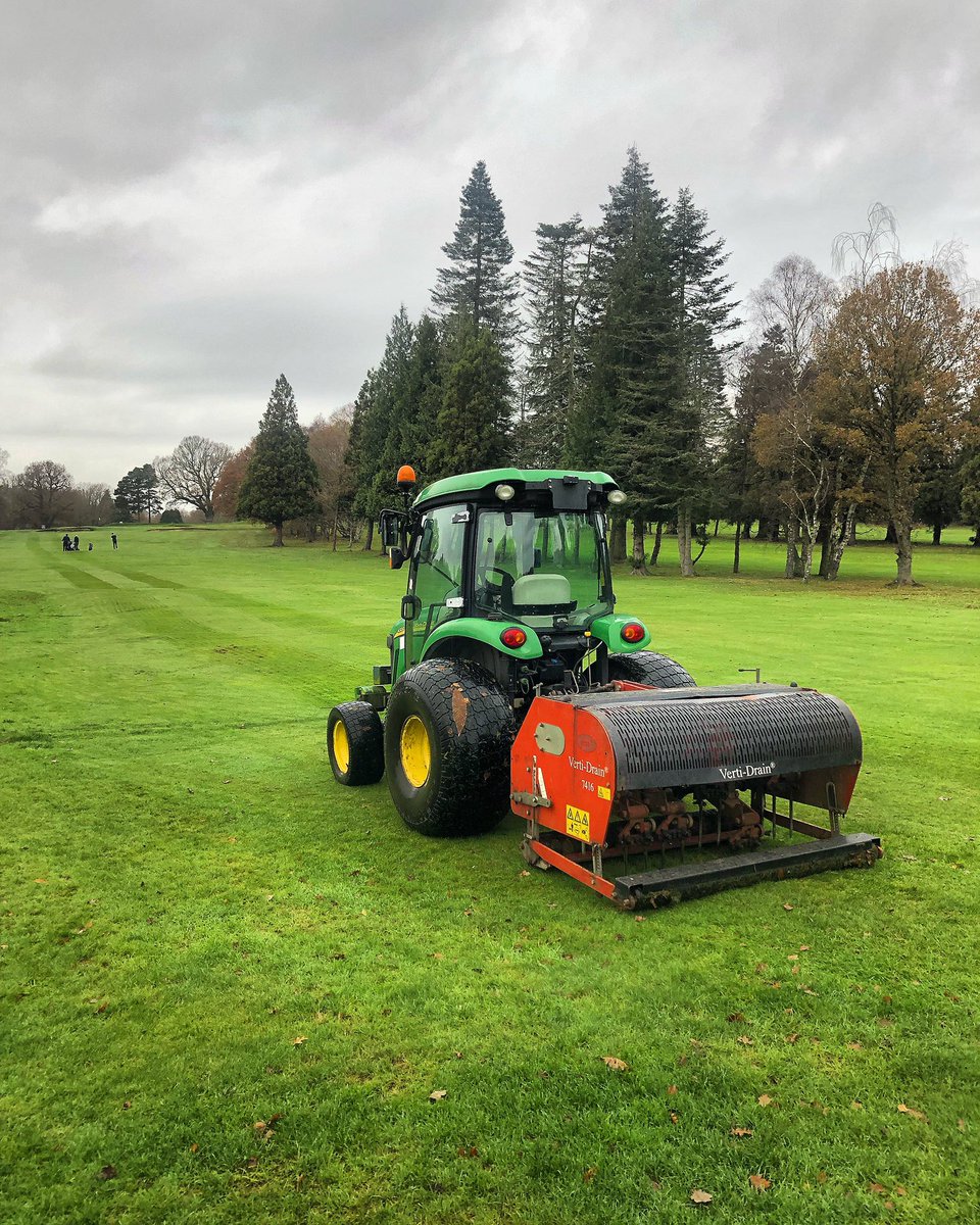 Miles_gkeeper's tweet photo. Out in the vertidrain @redexim on the fairways this afternoon. #airate #greenkeeping #johndeere #rain #tunes #december https://t.co/eUwrGGqnAI