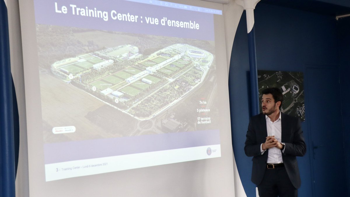 KARLOLIVE's tweet photo. Tour de ville avec @pierre_bedier et Suzanne Jaunet :
✅Nouveau quartier de la Petite Arche à Achères
✅L’écoquartier #RougetDeLisle
✅La renaissance de la #MaisonDeFer
✅Le #PSGTrainingCenter à #Poissy
Le Département @Les_Yvelines aux côtés des communes et de leurs projets 🤝 https://t.co/szid24OznZ