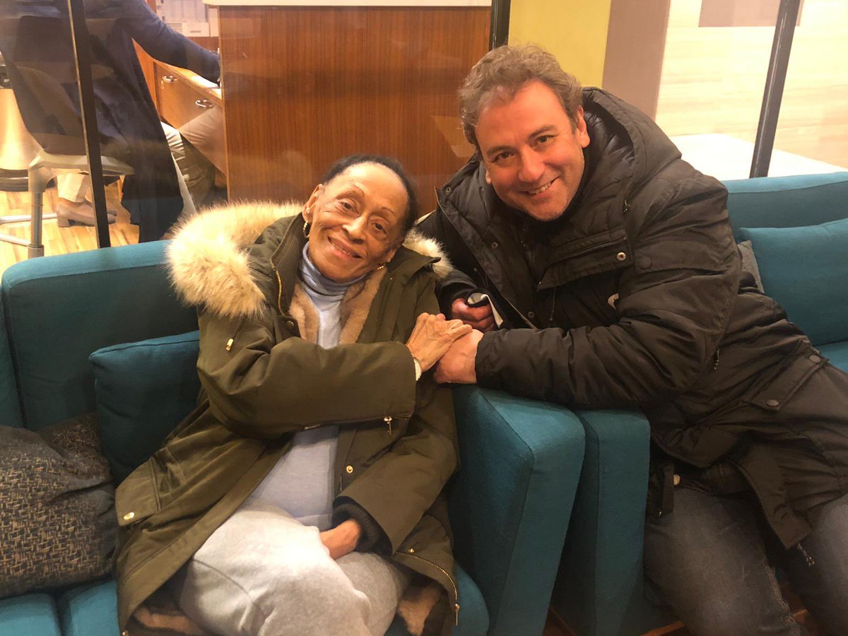 FranGude's tweet photo. Cuando la vida te pone en el camino alguien con el arte y la simpatía que transmite Omara Portuondo. Feliz de tener en mis manos su voz. 

Nuevos proyectos en camino!!

#OmaraPortuondo, #Lorca, #relabdevelopmentasp, #mestizopuro, #worldmusic, #cubanosporelmundo, #Spain2021. https://t.co/3XkQ8O9Jph