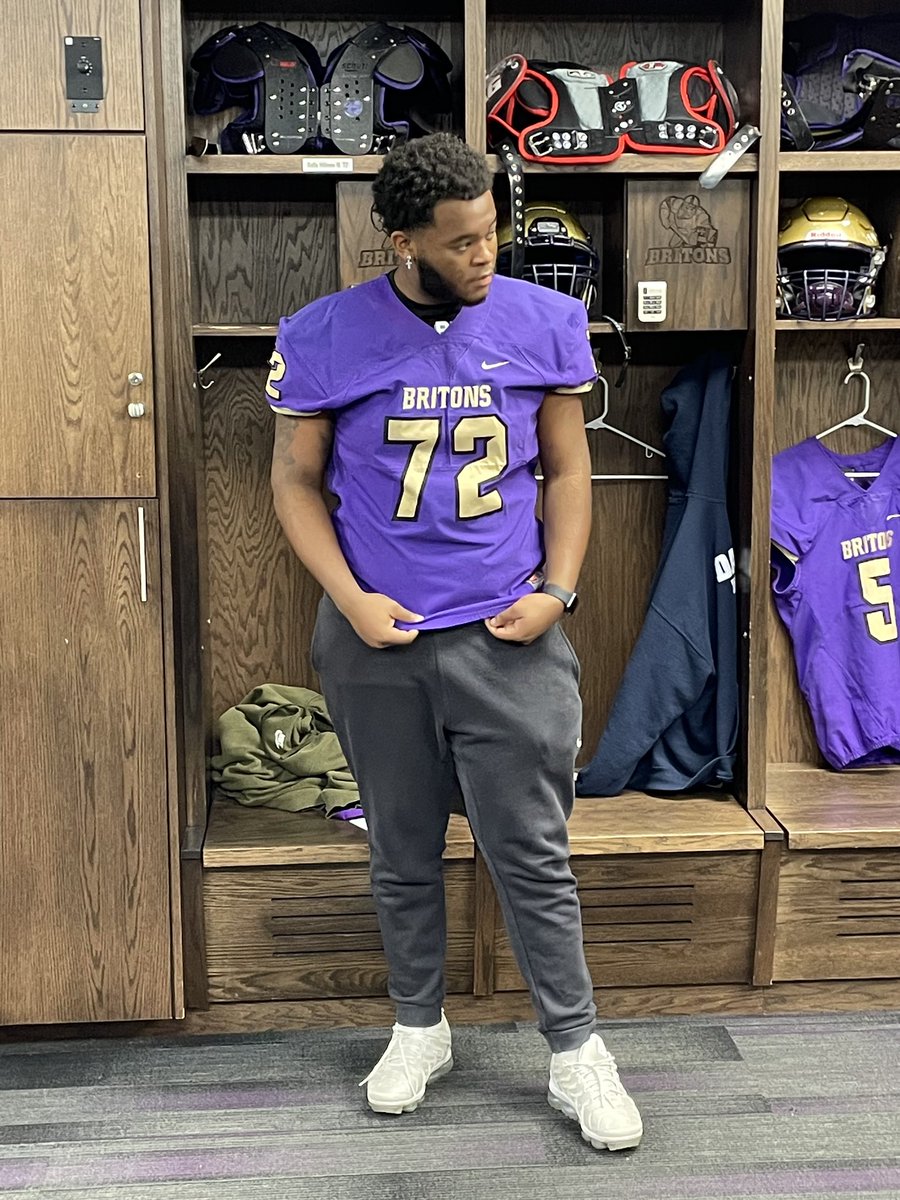 After an amazing visut I’m proud to have received my third offer from Albion college #GoBrits <a href="/CoachBeurer/">Dustin Beurer</a>