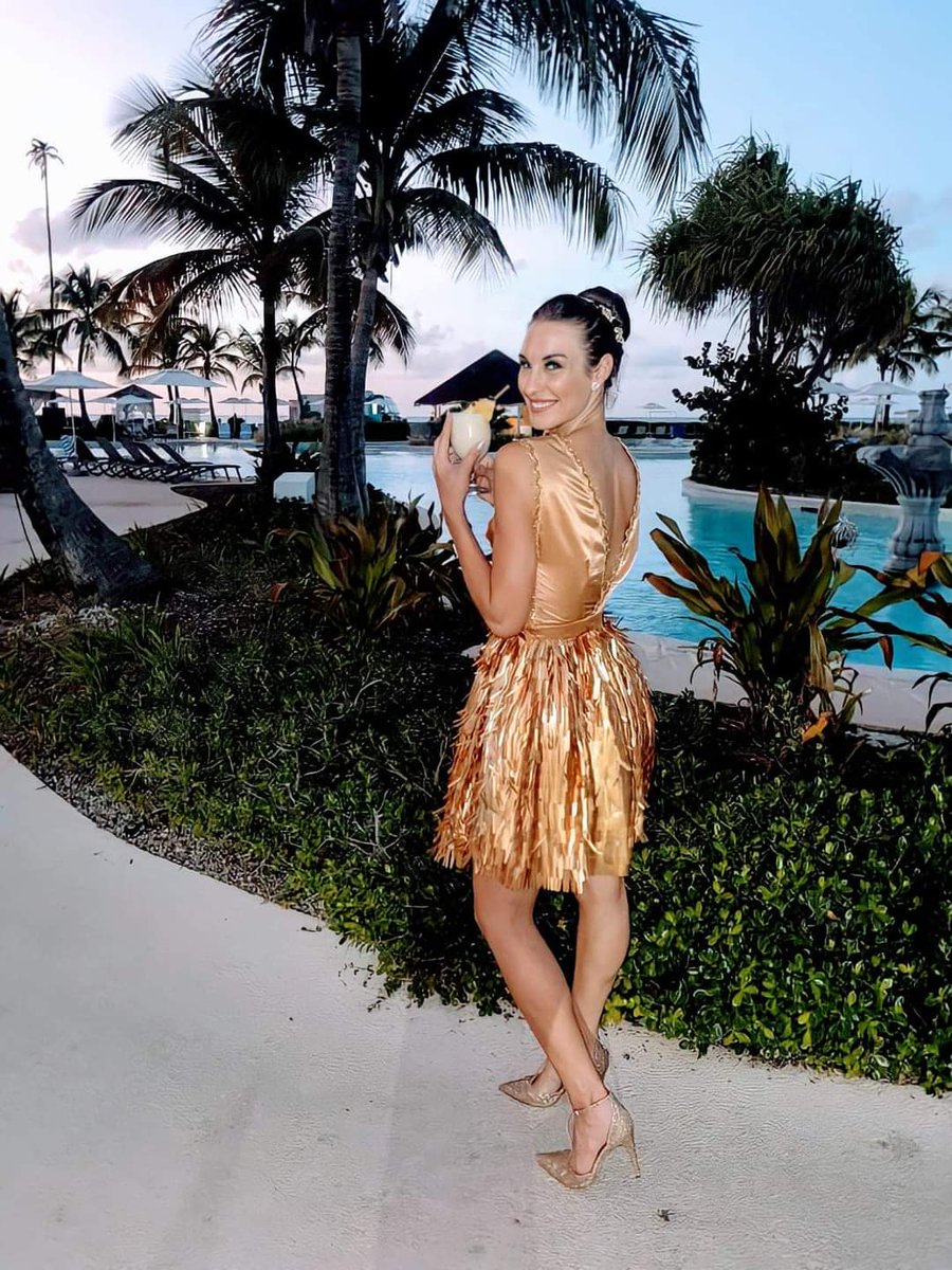 missnamibia2026's tweet photo. ✨ Golden ✨

@NirRie1
@MissWorldLtd
MobStarMobStar
Dress: @loveknotdesigns
Photo:  @devilelight

#mw21pr #missnamibia2021 #missworld2021 #cocktailparty #hyattregency https://t.co/wfOGi6JWNh