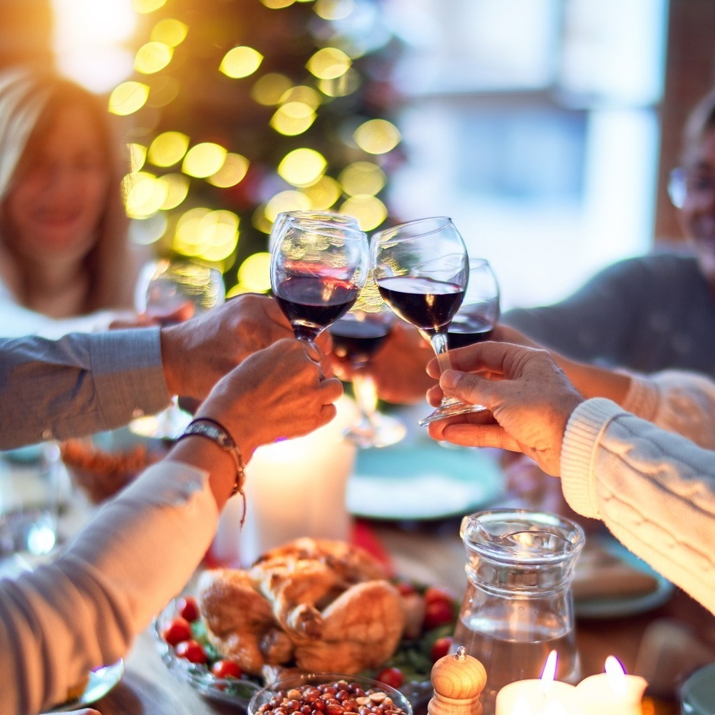 WineTube's tweet photo. The best part of Christmas period is the possibility to organize dinners with friends and family, does't it?⁠ 🤩⁠
⁠
#redwine #christmasiscoming #cheers #winelover #italianwine #instawine #vino #wein #vinho #vin #winetasting #winery #winetime #winecountry #wineoclock #wine… https://t.co/grZIeiYVkQ