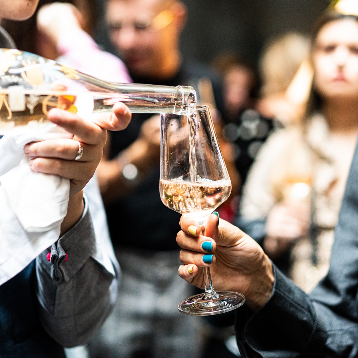 This festive season we have partnered with Minuty, to transform our terrace and restaurant into a chic winter hideaway! Sip on glasses of rosé and immerse yourself amongst our furs, winter trees and twinkling lights on our terrace in the heart of Marylebone! 🍷