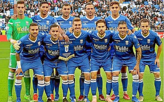 UDMelilla's tweet photo. EFEMÉRIDE | Hoy, 6 de diciembre, se cumplen 3 años de uno de los partidos más importantes de la historia del club. 

✨🔙 Aquel 6 de diciembre de 2018 visitábamos el Santiago Bernabéu para enfrentarnos al @realmadrid en la Copa del Rey.

📸 @realmadrid 

#RealMadridMelilla https://t.co/BhpU30IFyg