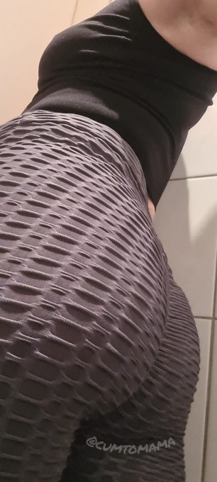 New #yogapants! Tell me what you think plz😋 #BootyMonday   @Hawker881_Promo @C0ekieM0nster @Booty_Kingdom_<a href="/tag/yogapants"class="tags">#yogapants</a><a href="/tag/bootymonday"class="tags">#BootyMonday</a>