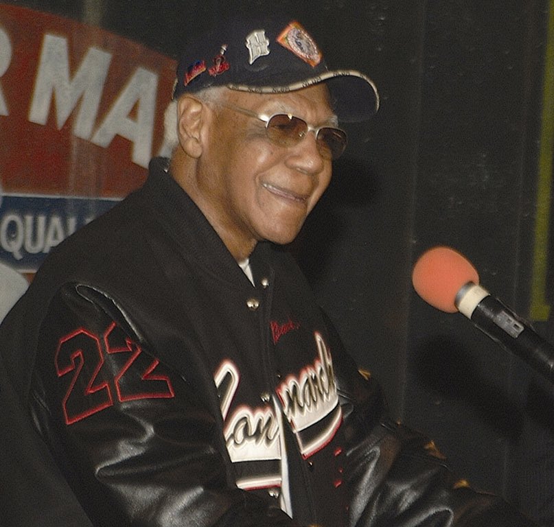 nlbmprez's tweet photo. “If I’m a Hall of Famer in your eyes that’s all that matters to me. Just keep on lovin Ol Buck!” Buck felt the love in 2006 &amp; his NLBM family is basking in that love for him now! He was a Hall of Famer then &amp; now it’s official! Welcome to the @baseballhall my friend! @MLB @Royals https://t.co/OKOzXnbEmv