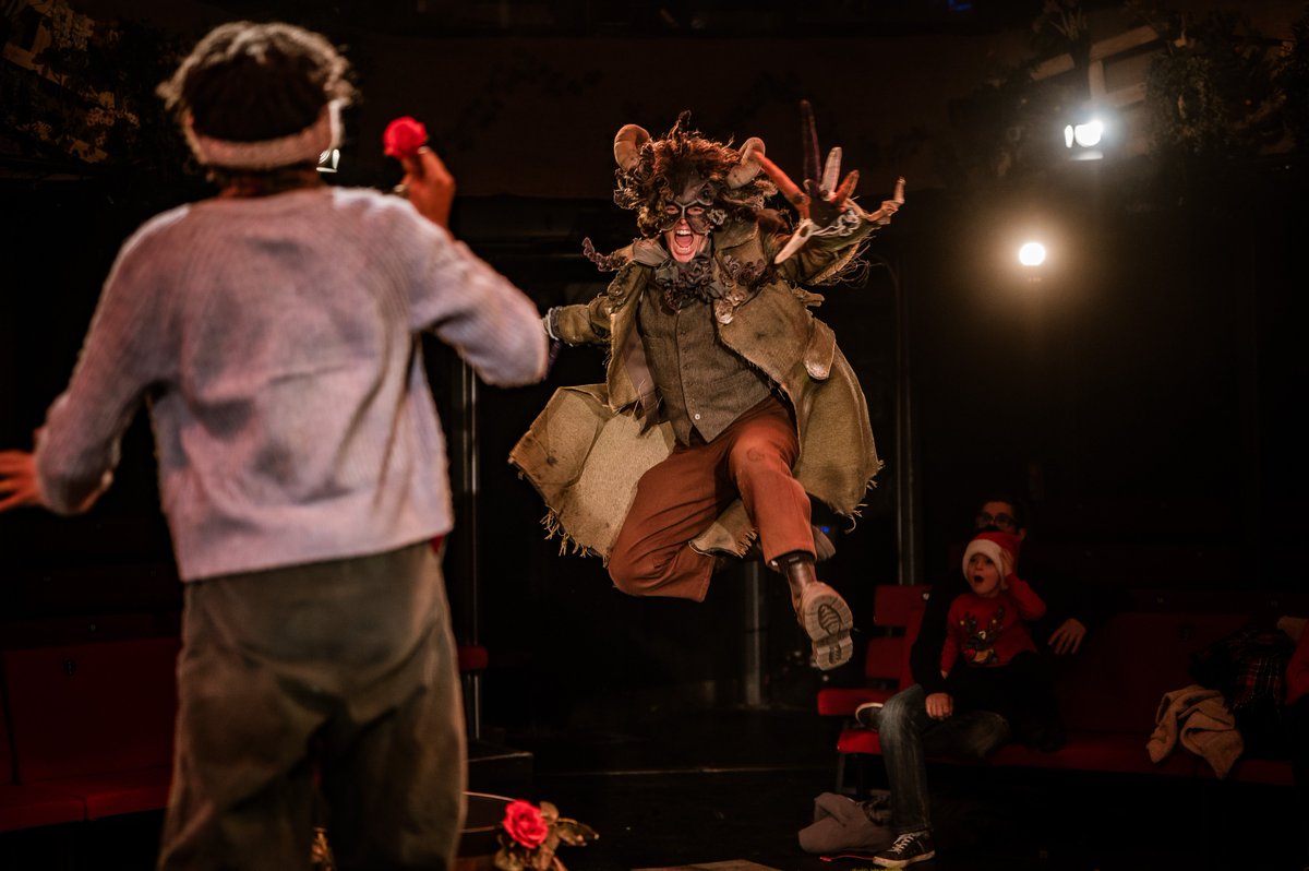 “The instant the show started, all the children in the theatre were mesmerised” (<a href="/the_babymaze/">babymaze</a> ) ❤️🎭

Read the full review here👇
babymaze.co.uk/beauty-and-the…

Beauty &amp; the Beast is on now until December 31. For times and tickets👇🎟
dukeslancaster.org/whats-on/theat…

📸: Robin Zahler