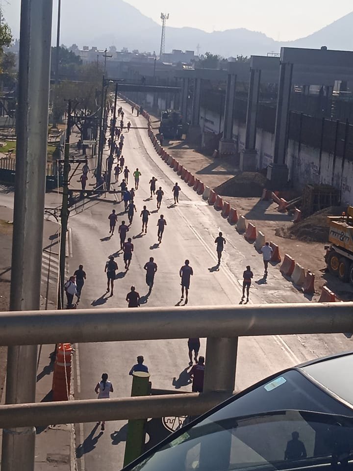 rosa_bla's tweet photo. Iztapalapa se mueve. XXIX carrera Fuego Nuevo organizado por la alcaldía de la demarcación. Ubicación foto: calzada Ermita Iztapalapa y Periférico https://t.co/B8bndblwYE
