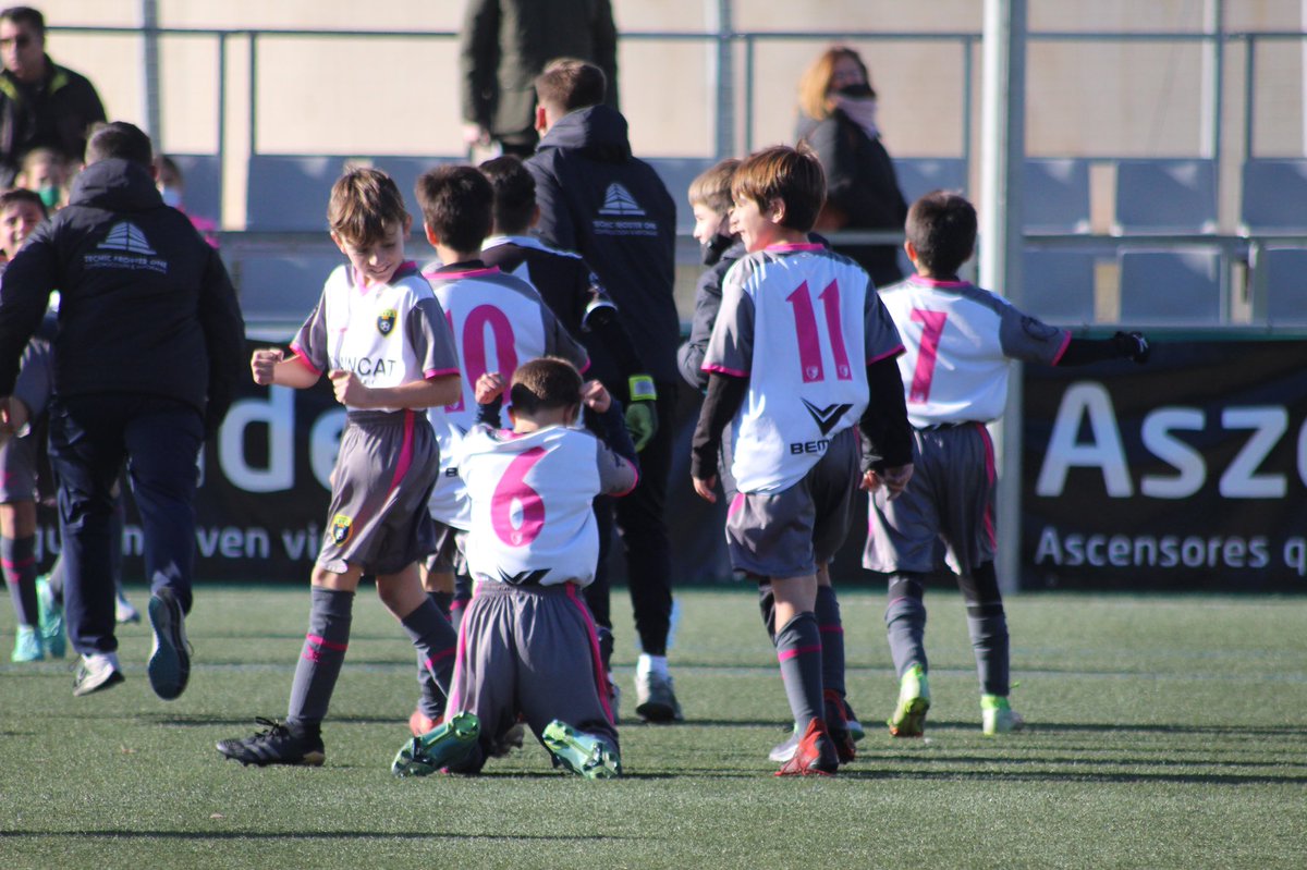 tictaccup25's tweet photo. 🏅 ¡El @EFGava, clasificado a la Fase Final!

🤩 Pleno del conjunto del Baix Llobregat contando sus partidos con victorias.

😜 ¡Actuación espectacular!

#AszendeFasePrevia #XIMediaGolCup https://t.co/9c7f4InaTq