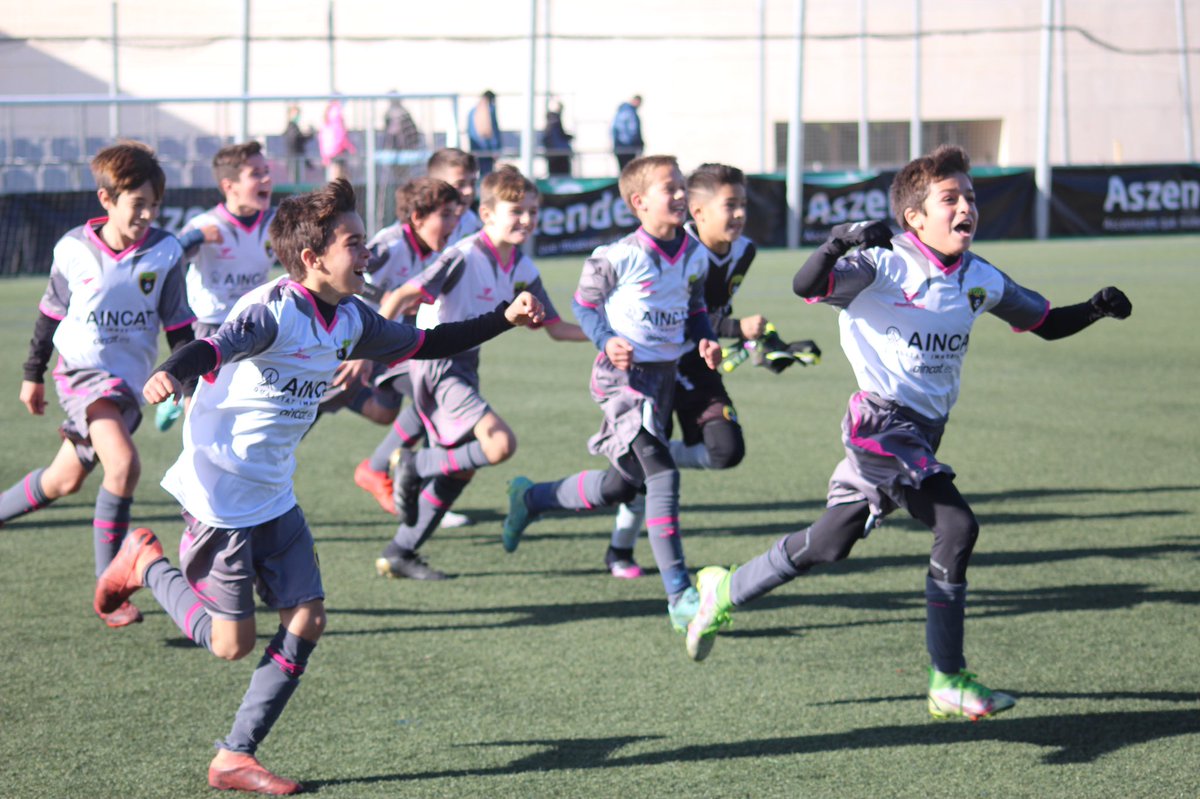 TIC TAC CUP 2024 (@tictaccup24) on Twitter photo 🏅 ¡El <a href="/EFGava/">Escola Futbol Gavà</a>, clasificado a la Fase Final!
🤩 Pleno del conjunto del Baix Llobregat contando sus partidos con victorias.
😜 ¡Actuación espectacular!
#AszendeFasePrevia #XIMediaGolCup 🏅 ¡El <a href="/EFGava/">Escola Futbol Gavà</a>, clasificado a la Fase Final!
🤩 Pleno del conjunto del Baix Llobregat contando sus partidos con victorias.
😜 ¡Actuación espectacular!
#AszendeFasePrevia #XIMediaGolCup