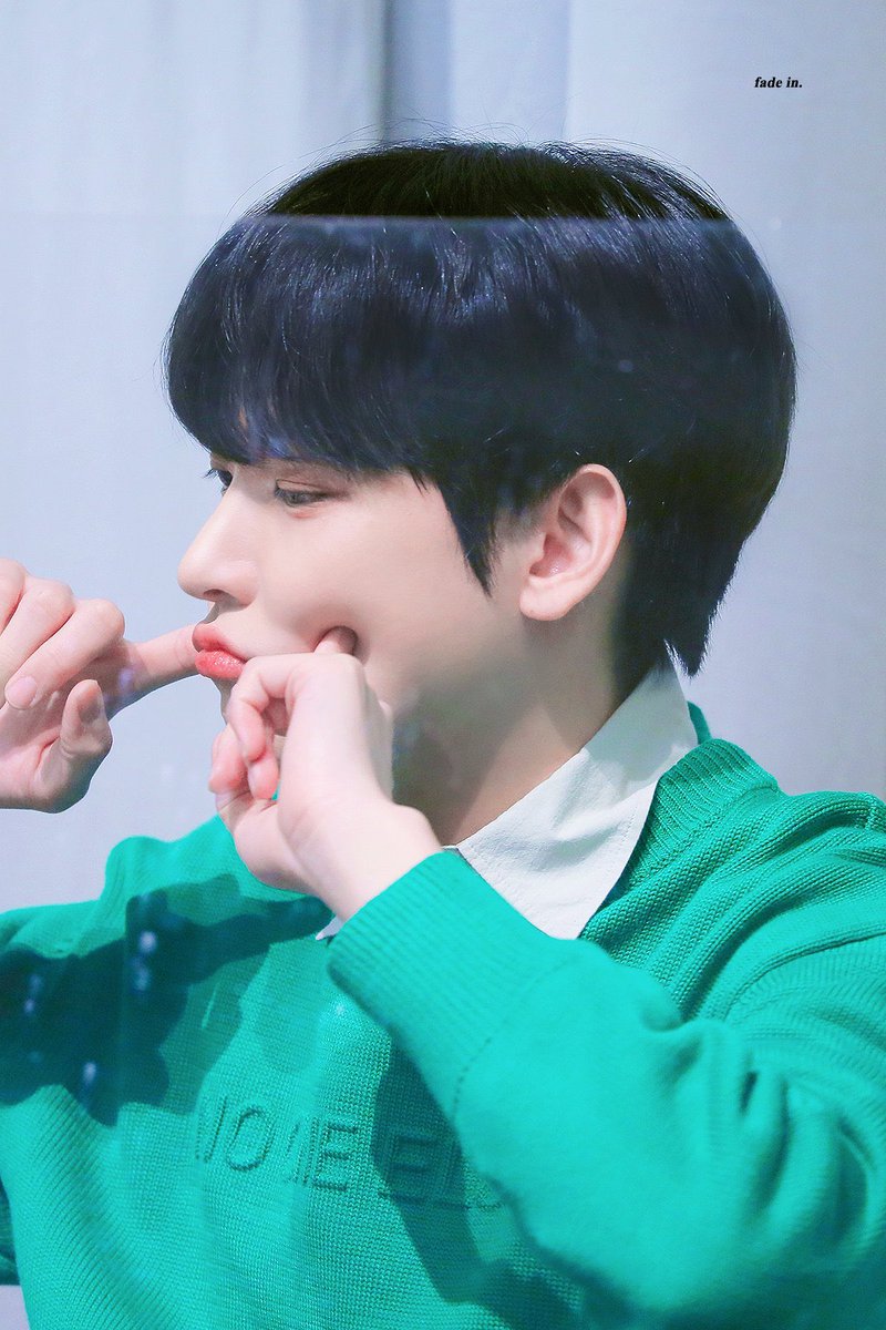 SF9candyrooooo's tweet photo. いや、指沈みすぎじゃね？(笑) https://t.co/fq16sJf5iP