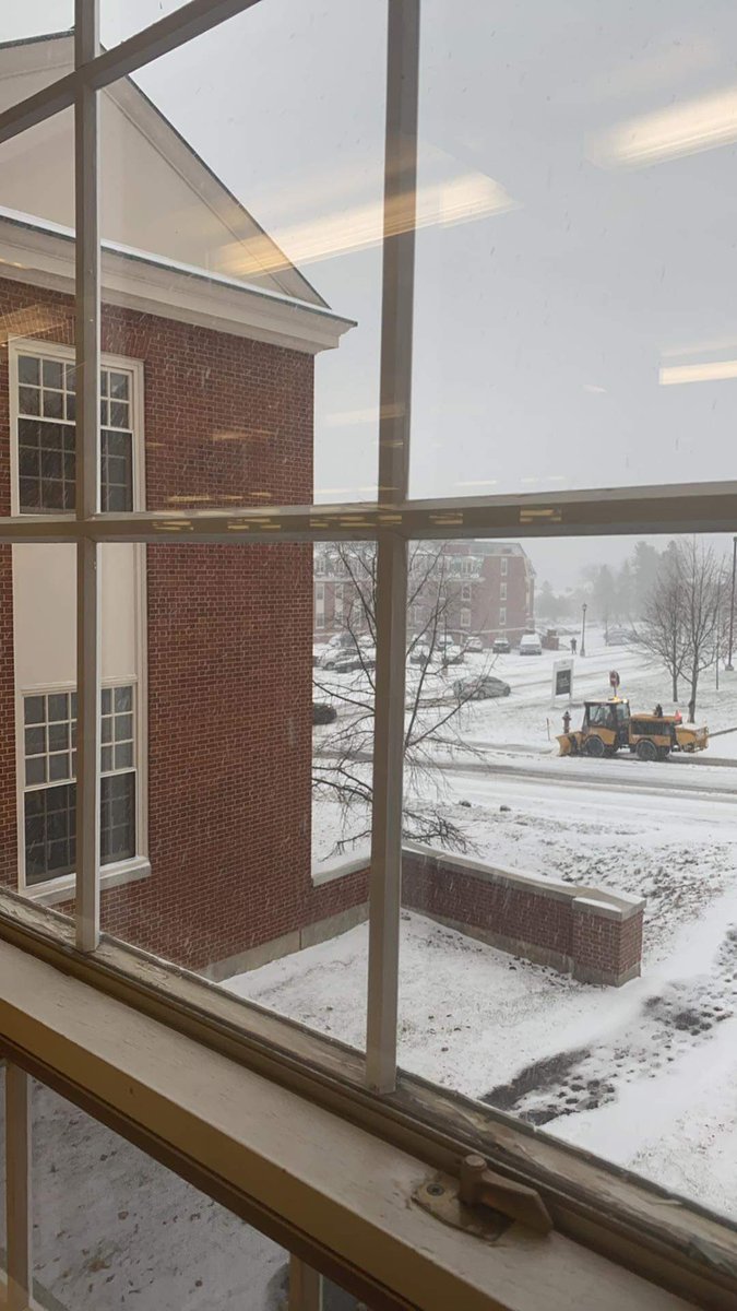 MarkDBrowne's tweet image. A snowy morning looking out from the ⁦@UNBLawLibrary⁩ ⁦@UNBLaw⁩