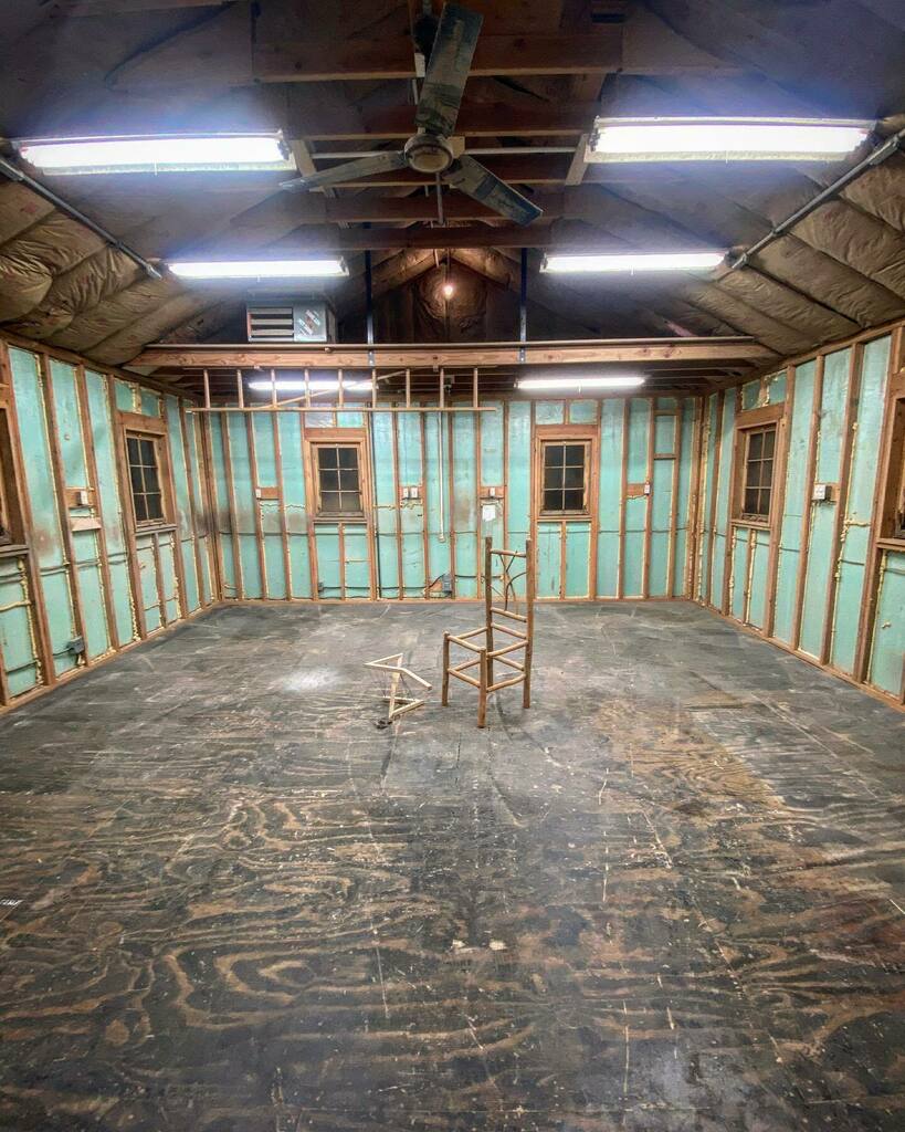 fieldstonearts's tweet photo. ….

It was strangely ironic that the last two pieces left in the NY studio bookended my career to this point. I started building stick chairs, all by hand, in my teenage years and it sparked an interest that has followed me. Beside the chair, which i… https://t.co/C2Yu55uVfb https://t.co/WcyXJhHo5b