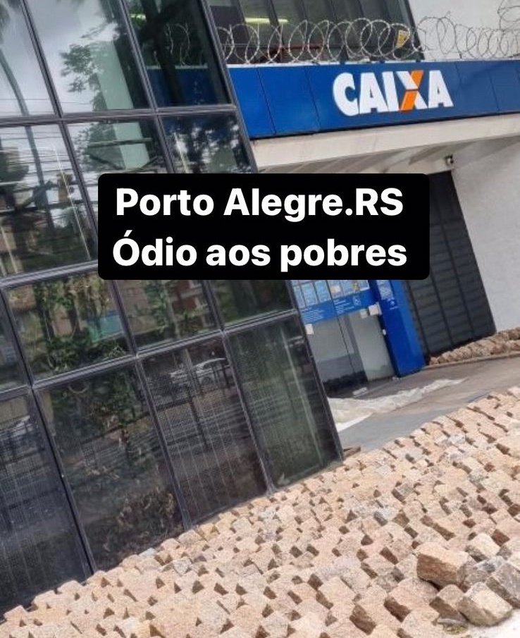 GuilhermeBoulos's tweet photo. Extremismo é lutar por moradia ou colocar pedras na calçada pra evitar que as pessoas durmam? https://t.co/2wq6KRhCKH