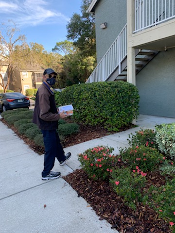 MealsEtcOrg's tweet photo. Thanks to Dave - @SubaruNorthOrlando who came out Friday morning o deliver meals as part of the 2021 Subaru Share the Love Event. We appreciate our partnership with our local Subaru folks and enjoyed having Dave help us out.  
#ShareTheLove #MealsonWheels #seniors https://t.co/4pI2vjvRvN