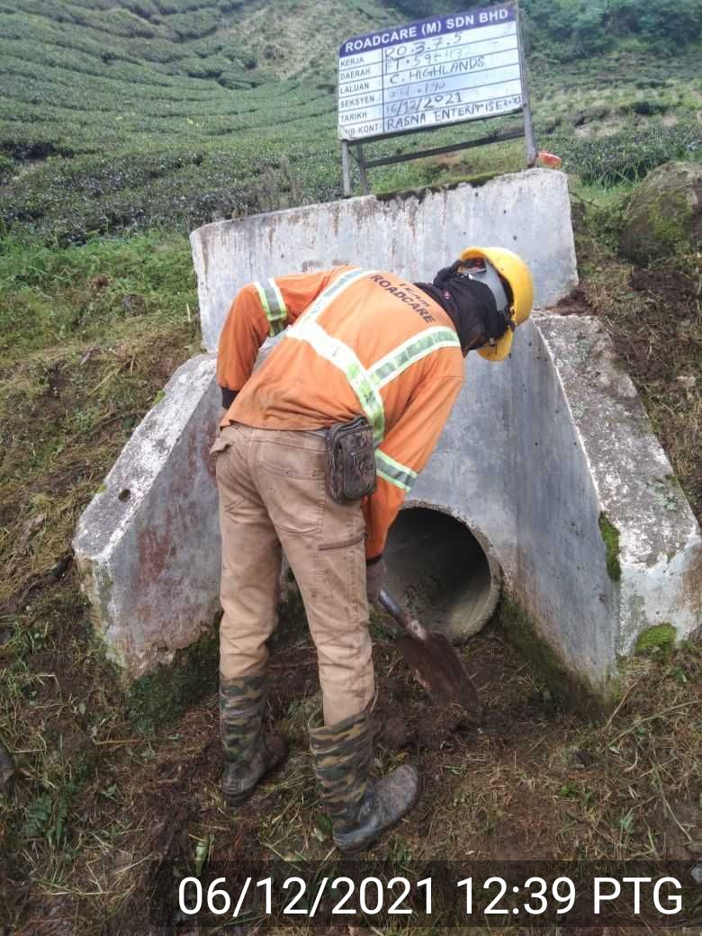 RcBentong's tweet photo. #teamroadcare kerja bersih #pembetung #RO5 di FT432-JALAN MASUK KE STESEN VHF GUNUNG BRINCHANG
@MOWorks @JKRMalaysia @ZTTCSFJ @JKRPAHANG @JkrCameron @Roadcare_HQ @Roadcare_Phg https://t.co/vIkoDClycm