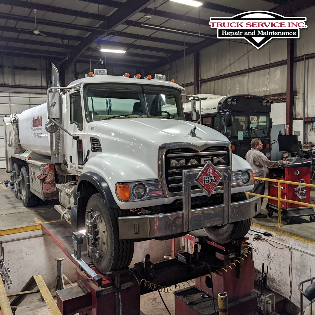TruckServiceInc's tweet photo. Mack Trucks Monday on our @HunterEngCo alignment system! HD truck alignments starting at $74.99. Learn more at https://t.co/f4bb3oKuia
#MackTrucks #MackTrucksMonday #TruckService #TruckRepair #TruckRepairShop #HeavyDutyTrucks #WheelAlignment #HunterEngineering #WeChooseHunter https://t.co/F30rfmqLb6