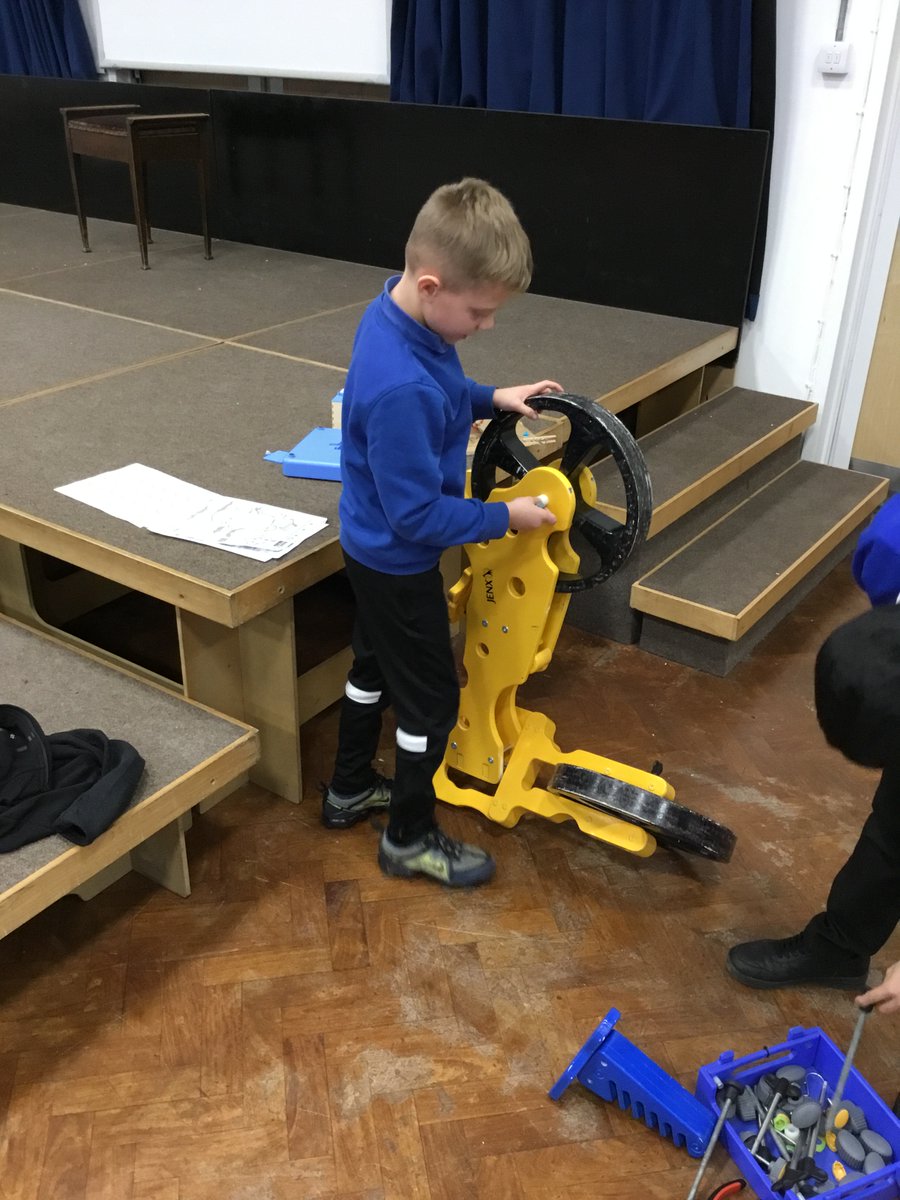 monteneyY4's tweet photo. Year 4 had an amazing session this morning exploring fun, new technology!
Thank you @Maker_Futures, the children absolutely loved it! https://t.co/kMKCEZszdk