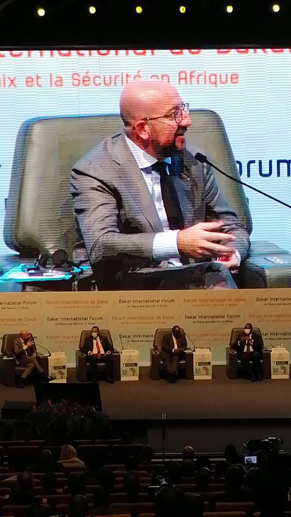 DjimeA's tweet photo. Il est nécessaire de se retrousser ensemble les manches pour beaucoup avancer, @eucopresident au 7e #forum #internatiinal de #Dakar https://t.co/pocEfUTAoK