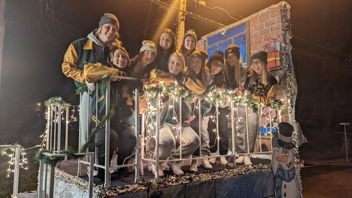 NHHS_Lions's tweet photo. Our Fall State Champions and Band spreading some Holiday Cheer at the 35th Annual Clinton Christmas Parade! 🎄🦁 https://t.co/hH8Jl3oKf0