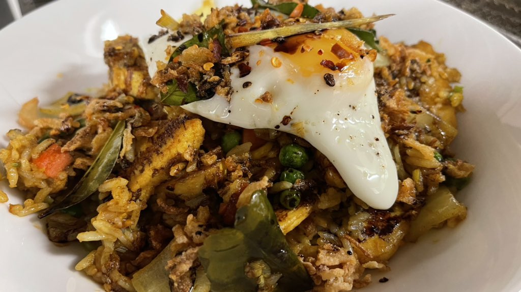 Nasi Goreng from from Chin’s restaurant “Ziangs at the Olde Chapel” 99% of everything there is had made! #ziangs #chinesefood #malaysianfood #streetfood #nasigoreng #friedrice