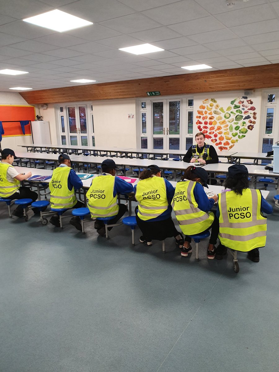 CoventryCityWMP's tweet photo. Officers from St Michael's neighbourhood team have been talking about the environment and keeping our communities clean and tidy with our #juniorpcsos today. Some great ideas from our young officers!
#cleanercommunities
#binitdontdropit
#communitypolicing https://t.co/Dy311mR5g6