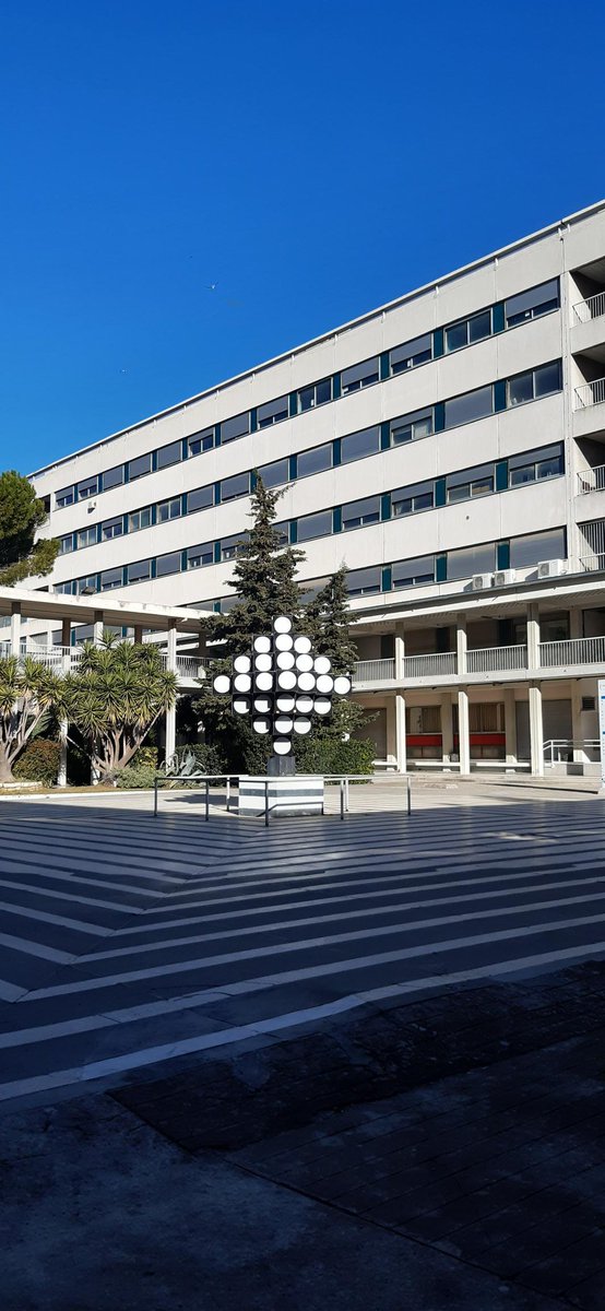 InspeAixMrs's tweet photo. et le Vasarely is back sur le campus St Jérôme #Marseille @univamu @InspeAixMrs 🤩
#viedessitesInspé #nofilter (oui oui le ciel est aussi bleu💙 !!!) https://t.co/ZeND5baeSB