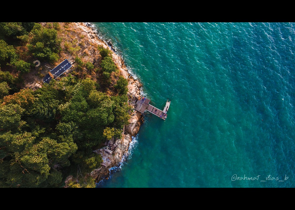 Rahmat_Ilias_B's tweet photo. Sunday๐๏ธ
.
.
๐Nuvasa Bay, Nongsa
.
.
.
#dji #djindonesia #djidrone #djiphantom #djimavicpro #djimavic #aerialphotography #aerialvideo #drone #photography #reels #batam #kepri #landscapephotography #landscaper #wonderfulindonesia #infobatam #infokepri #pilotdrone https://t.co/dTc7zUA2nq