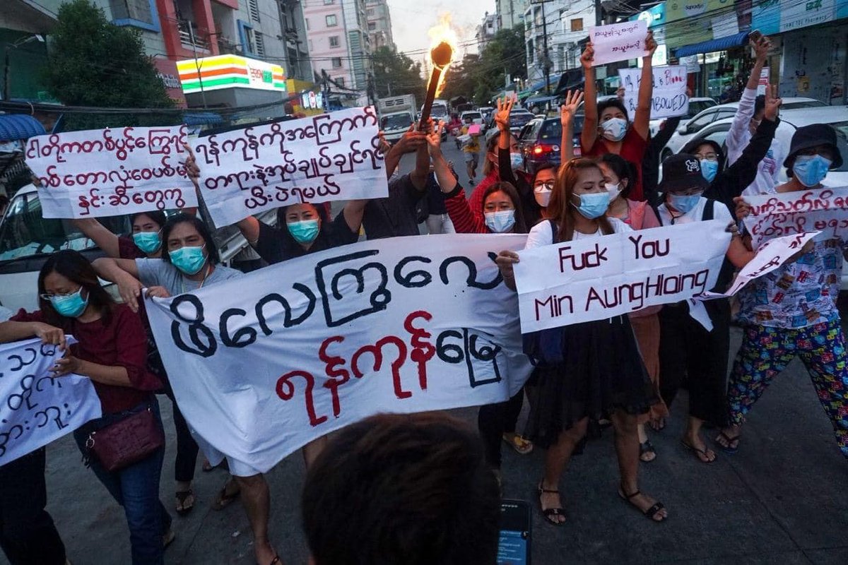 thinzashunleiyi's tweet photo. "When pressed harder, we rise up harder" A combat protest for ysrdy slaughter.

The military must have learnt the bravery &amp; resilience of the people in Myanmar over the past 7 decades long conflicts around the whole country. Ppl decline to b fearful. #Dec6Coup https://t.co/CY7TVni8Og